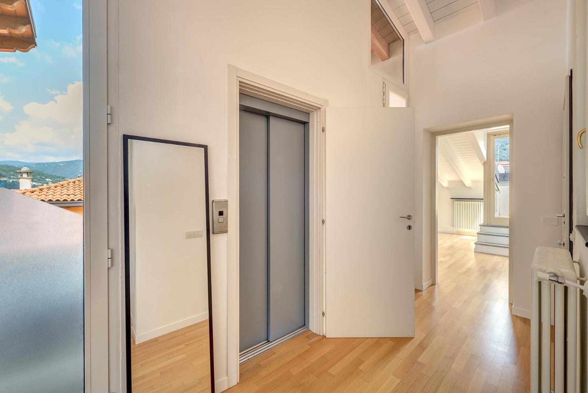Duomo-porta Torre Penthouse With Private Terrace Appartement *